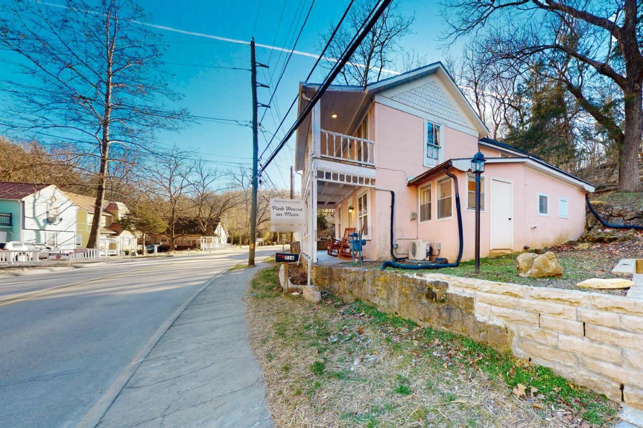 The Pink House On Main - Lower Eureka Springs Exterior foto